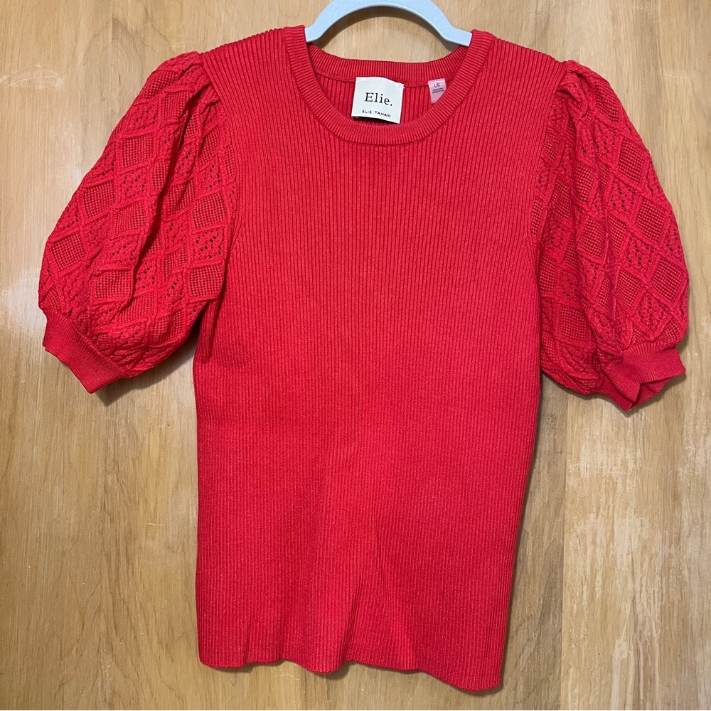 Elie Tahari Red Short Sleeve Sweater Large